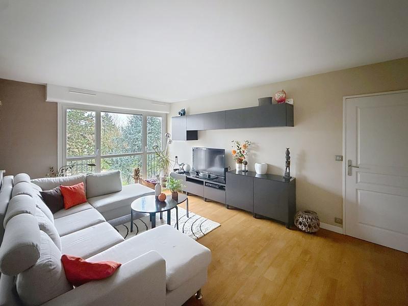 Appartement - 98 m² - 5 pièces