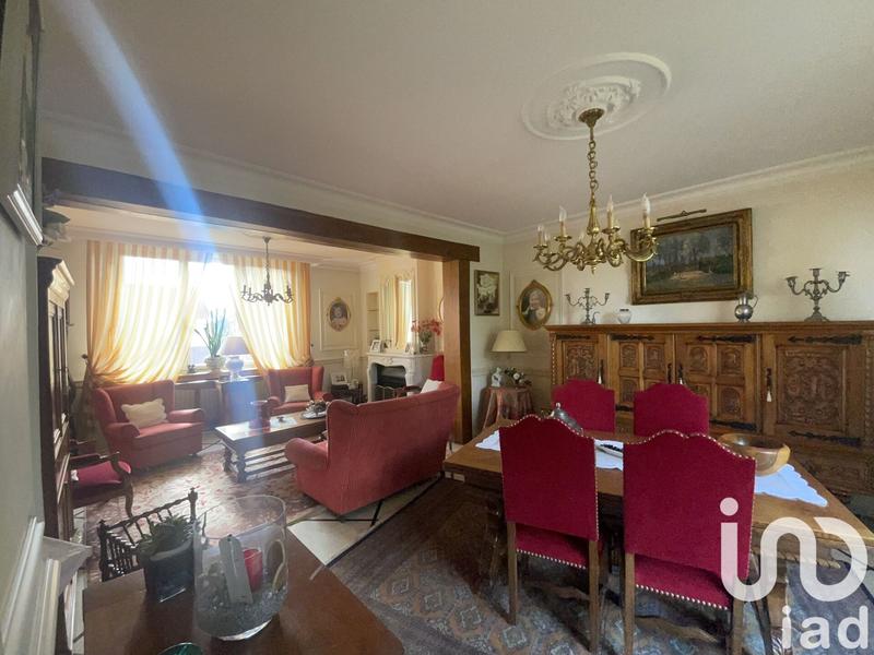 Maison - 180 m² - 11 pièces