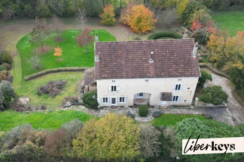 Maison de maîtres - 300 m² - 6 pièces