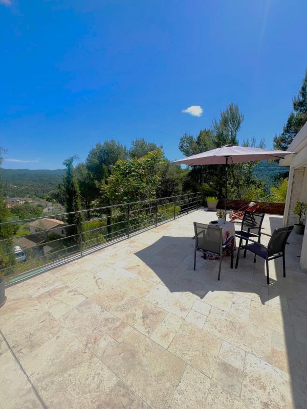 Villa - 180 m² - 6 pièces