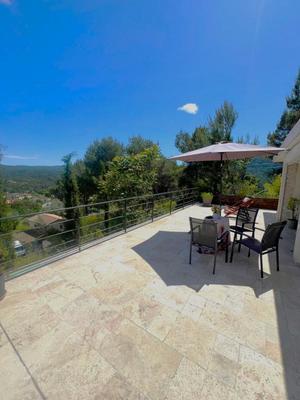 Villa - 180 m² - 6 pièces