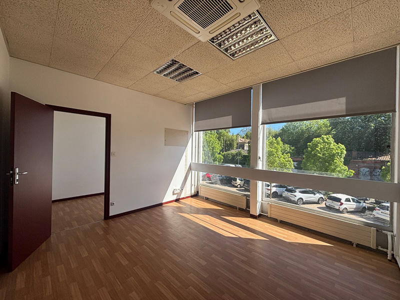 Local d'activité / Entrepôt - 70 m²