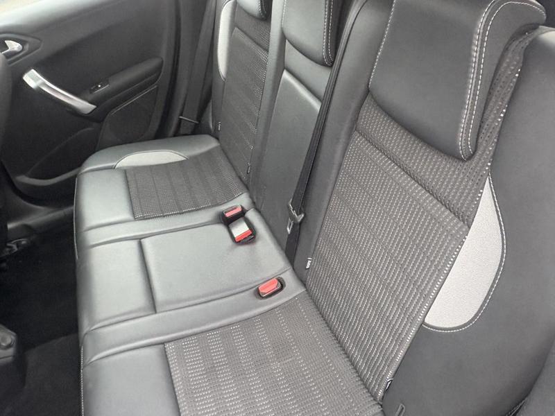 Peugeot 2008 Bluehdi 120cv Boite Automatique Allure