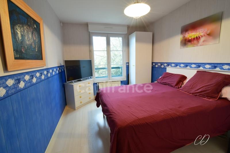Appartement - 131 m² - 6 pièces