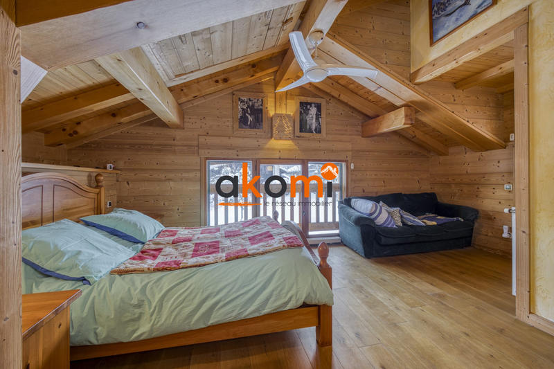 Châlet - 387 m² - 14 pièces