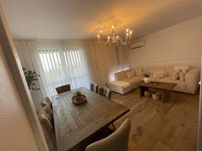 Appartement - 80 m² - 5 pièces