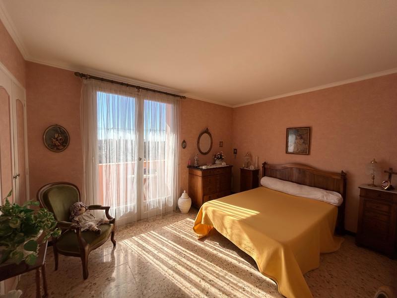 Appartement - 90 m² - 4 pièces