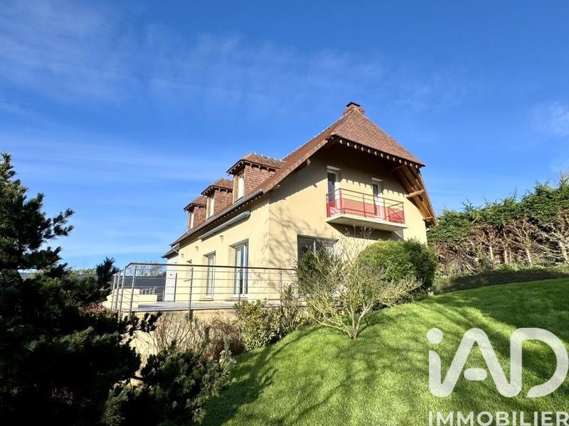 Maison - 210 m² - 7 pièces