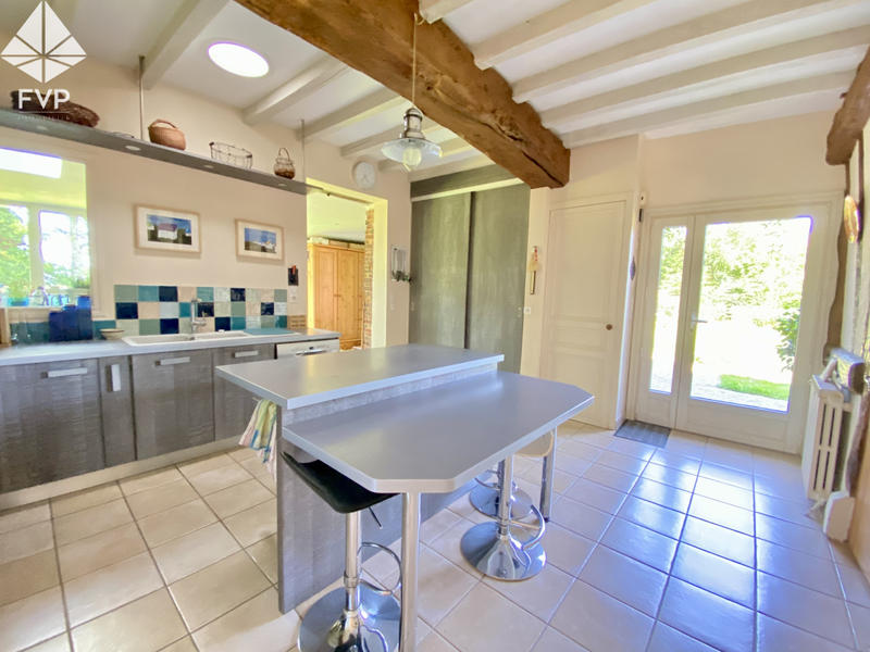 Maison - 272 m² - 10 pièces