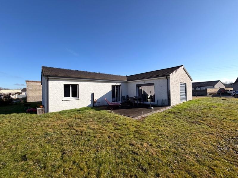 Maison - 121 m² - 6 pièces