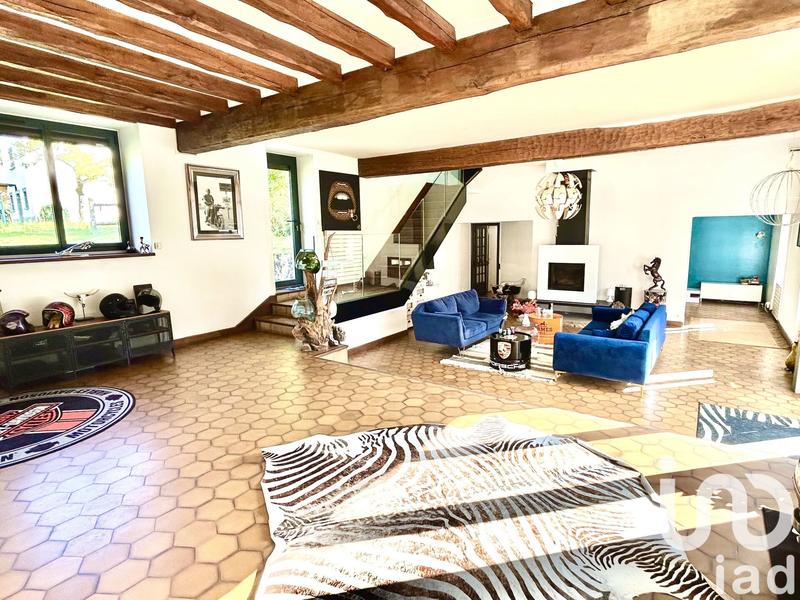 Maison - 235 m² - 12 pièces