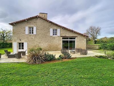 Maison - 252 m² - 5 pièces