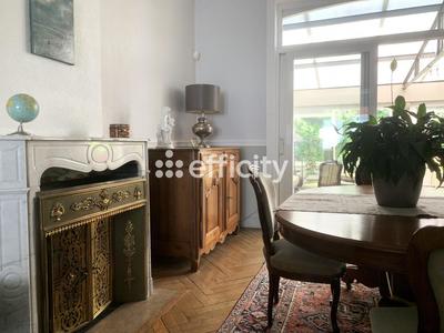 Maison - 287 m² - 8 pièces