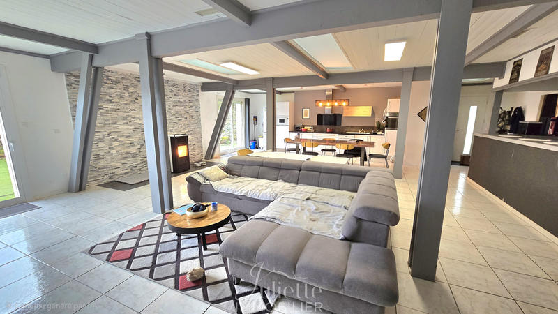 Maison - 180 m² - 5 pièces