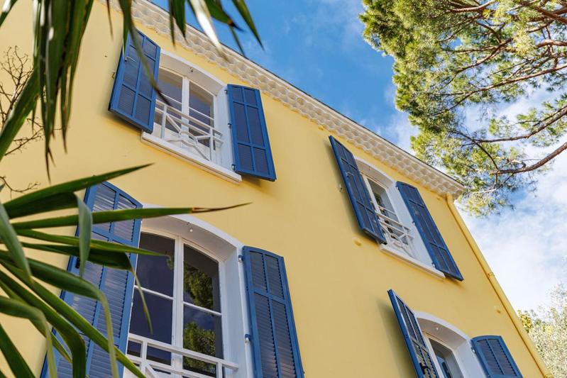 Propriété - 350 m² - 7 pièces