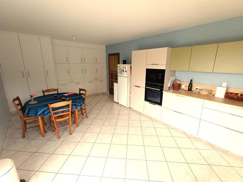 Propriété - 249 m² - 9 pièces