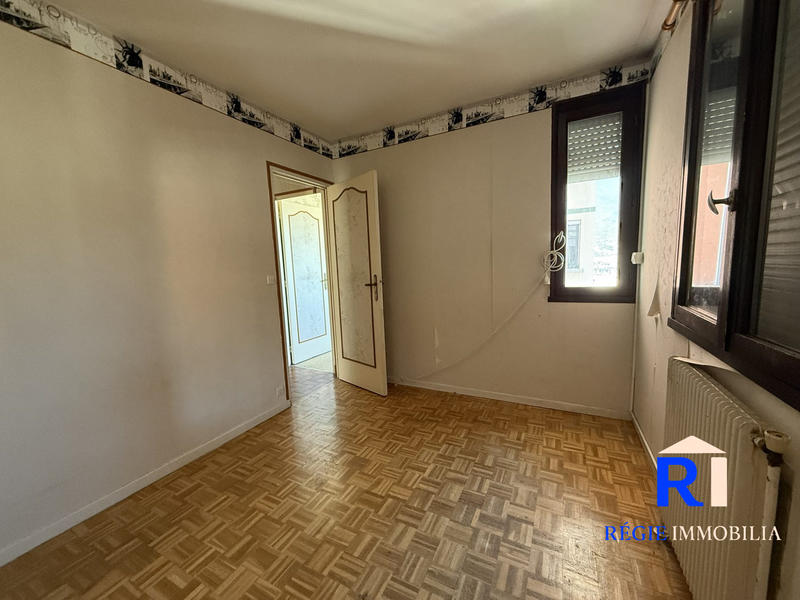Appartement - 97 m² - 5 pièces