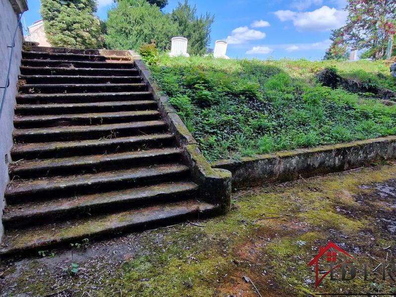 Demeure - 402 m² - 14 pièces