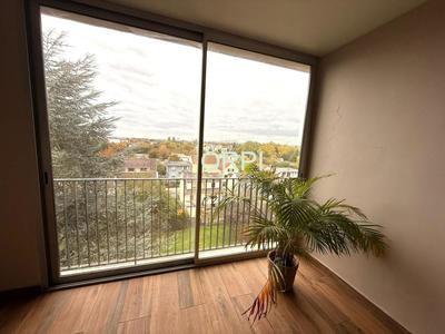 Appartement - 70 m² - 4 pièces