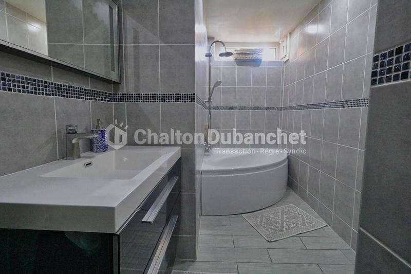 Appartement - 80 m² - 4 pièces