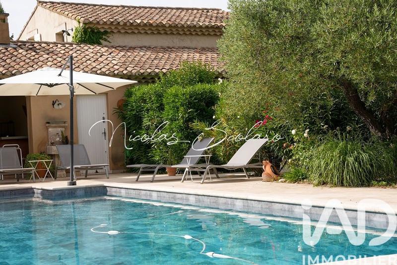 Maison - 310 m² - 8 pièces