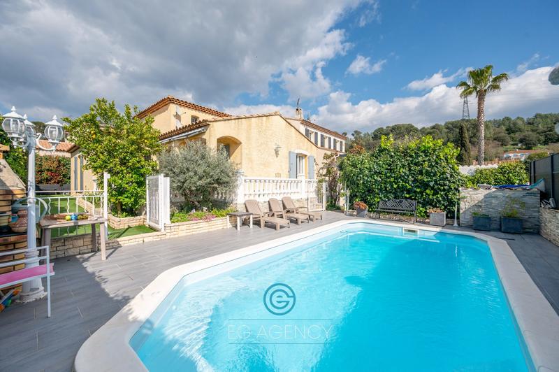 Maison - 120 m² - 5 pièces