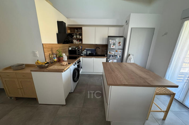 Appartement - 75 m² - 3 pièces