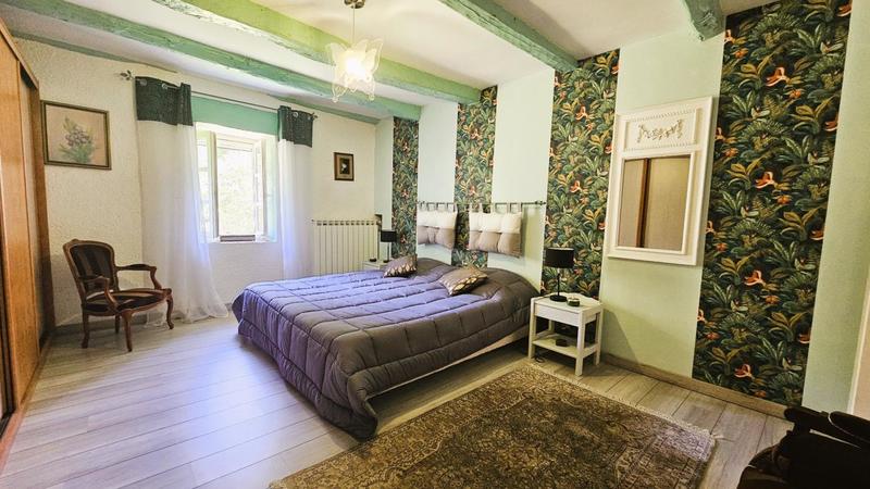 Moulin - 286 m² - 9 pièces