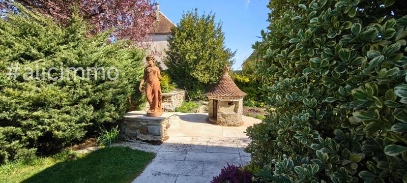 Maison - 182 m² - 7 pièces