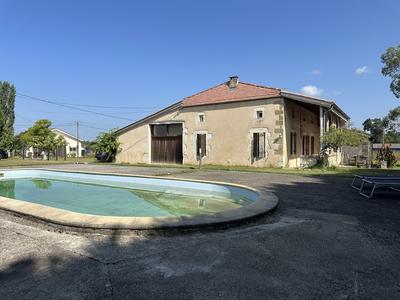 Maison traditionnelle - 178 m² - 4 pièces