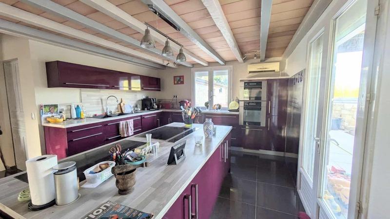 Maison - 277 m² - 7 pièces