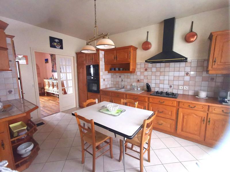 Maison - 200 m² - 7 pièces