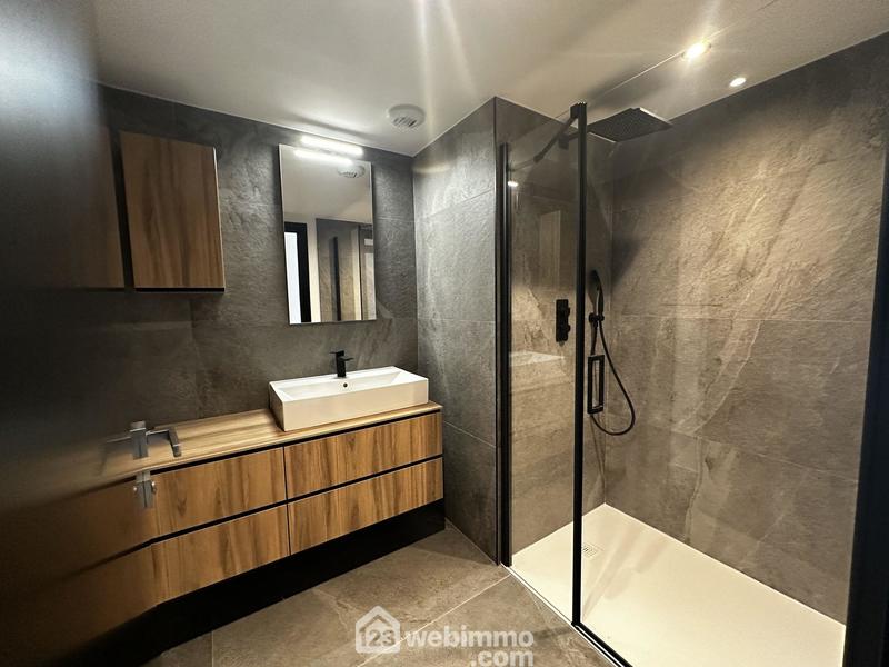 Appartement - 84 m² - 3 pièces