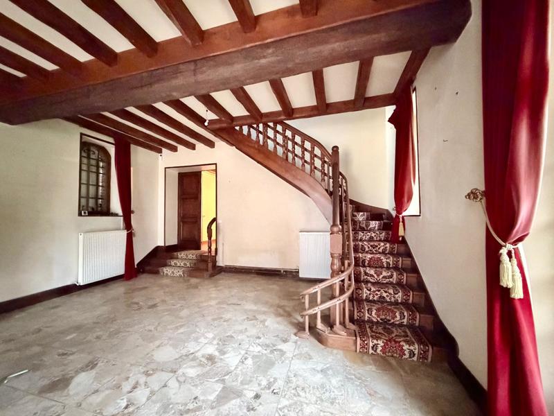 Maison - 277 m² - 8 pièces