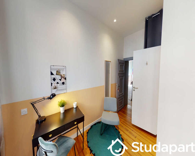 Chambre - 80 m² - 1 pièce