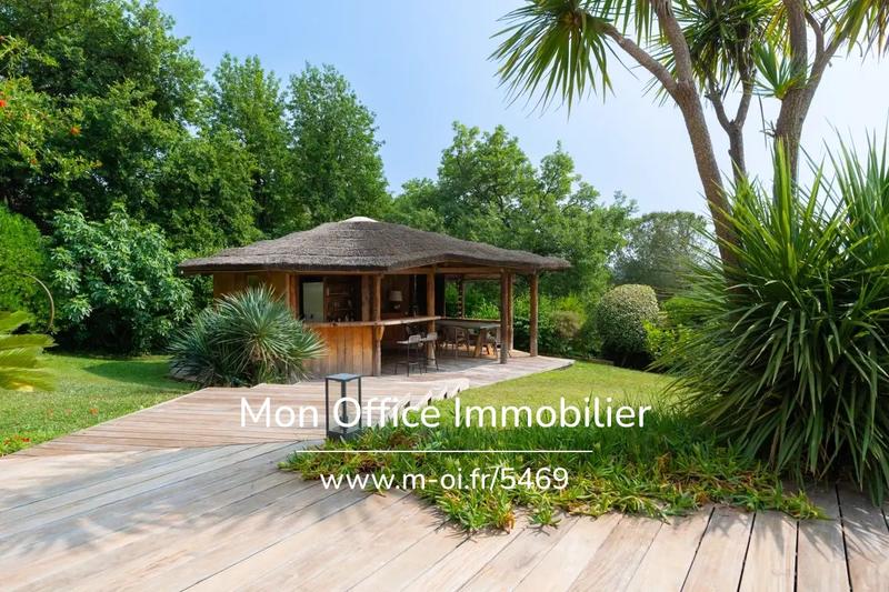 Maison d'architecte - 300 m² - 5 pièces