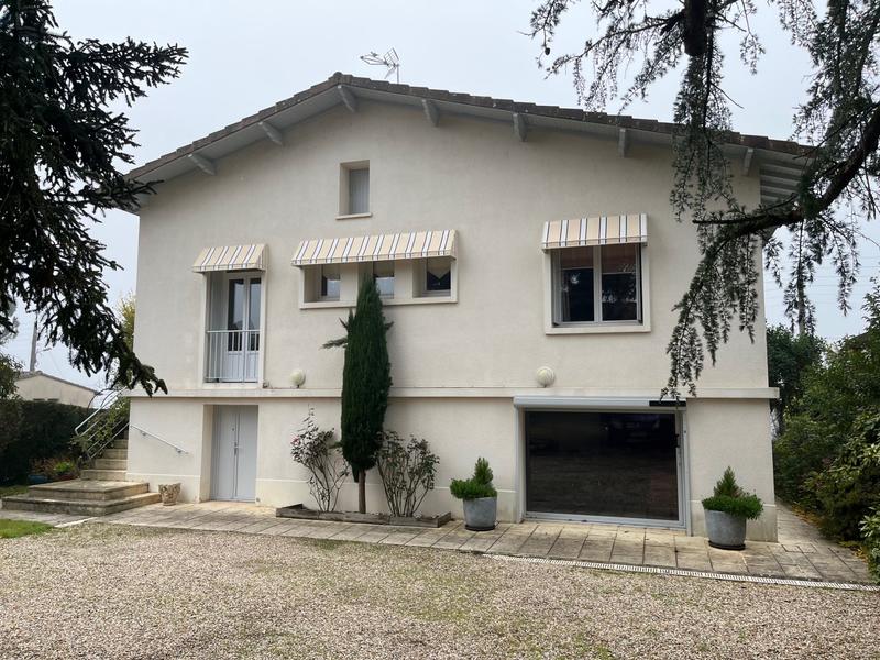 Maison - 196 m² - 6 pièces