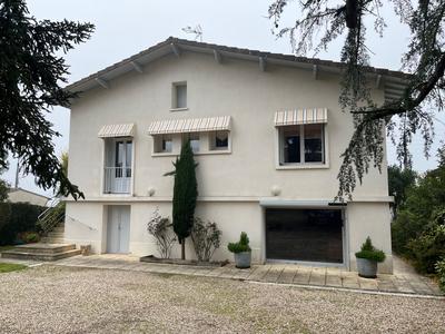 Maison - 196 m² - 6 pièces
