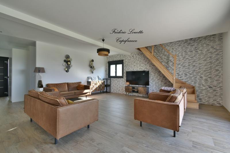 Maison - 230 m² - 7 pièces