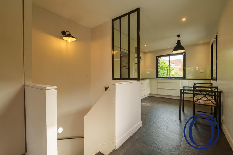 Appartement - 181 m² - 9 pièces