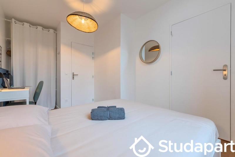 Chambre - 14 m² - 1 pièce