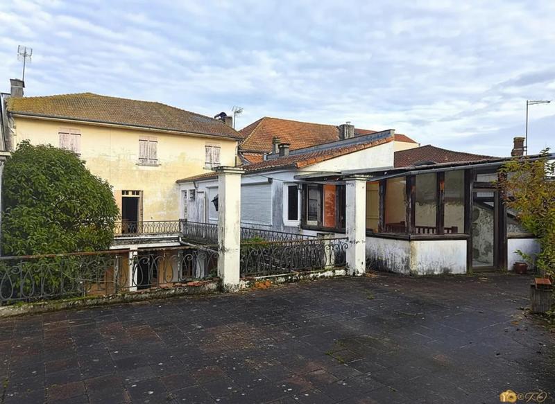 Maison de maîtres - 330 m² - 14 pièces