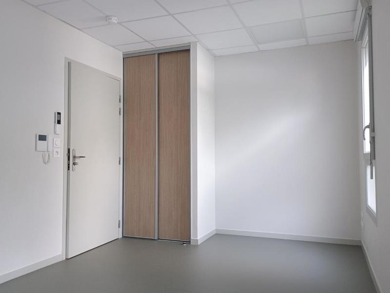 Bureau - 22 m² - 2 pièces