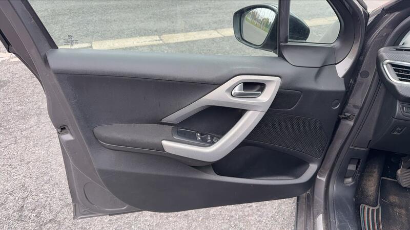 Peugeot 2008 1.2 PureTech 110 Urban Cross