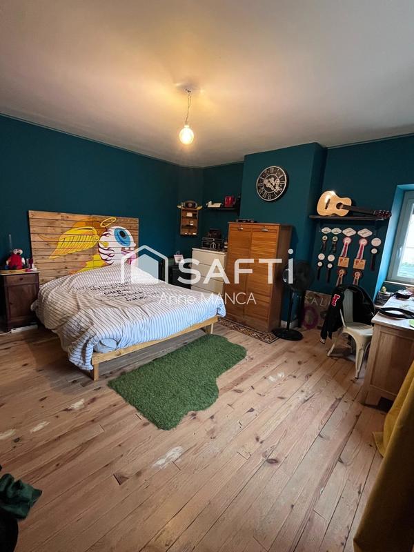 Maison - 220 m² - 7 pièces