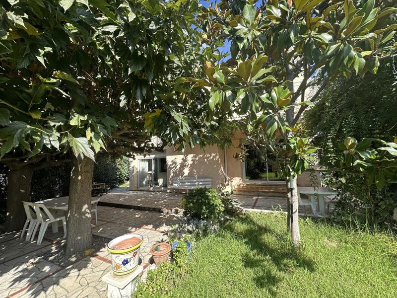 Maison - 185 m² - 6 pièces