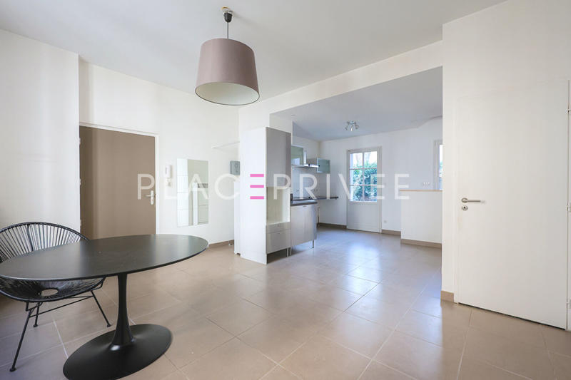 Immeuble - 17 pièces