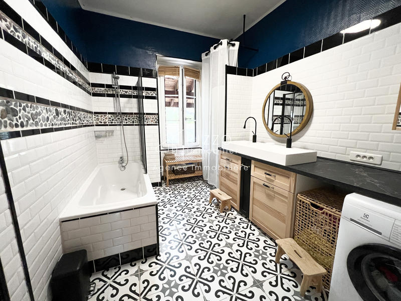 Appartement - 125 m² - 6 pièces