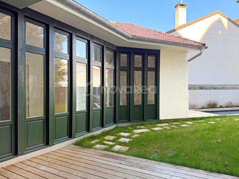 Maison de ville - 247 m² - 7 pièces