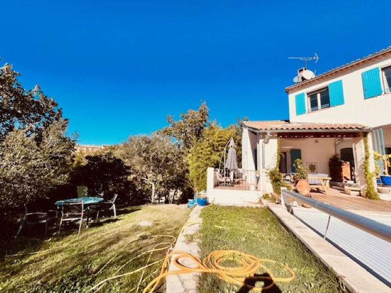 Maison - 200 m² - 7 pièces